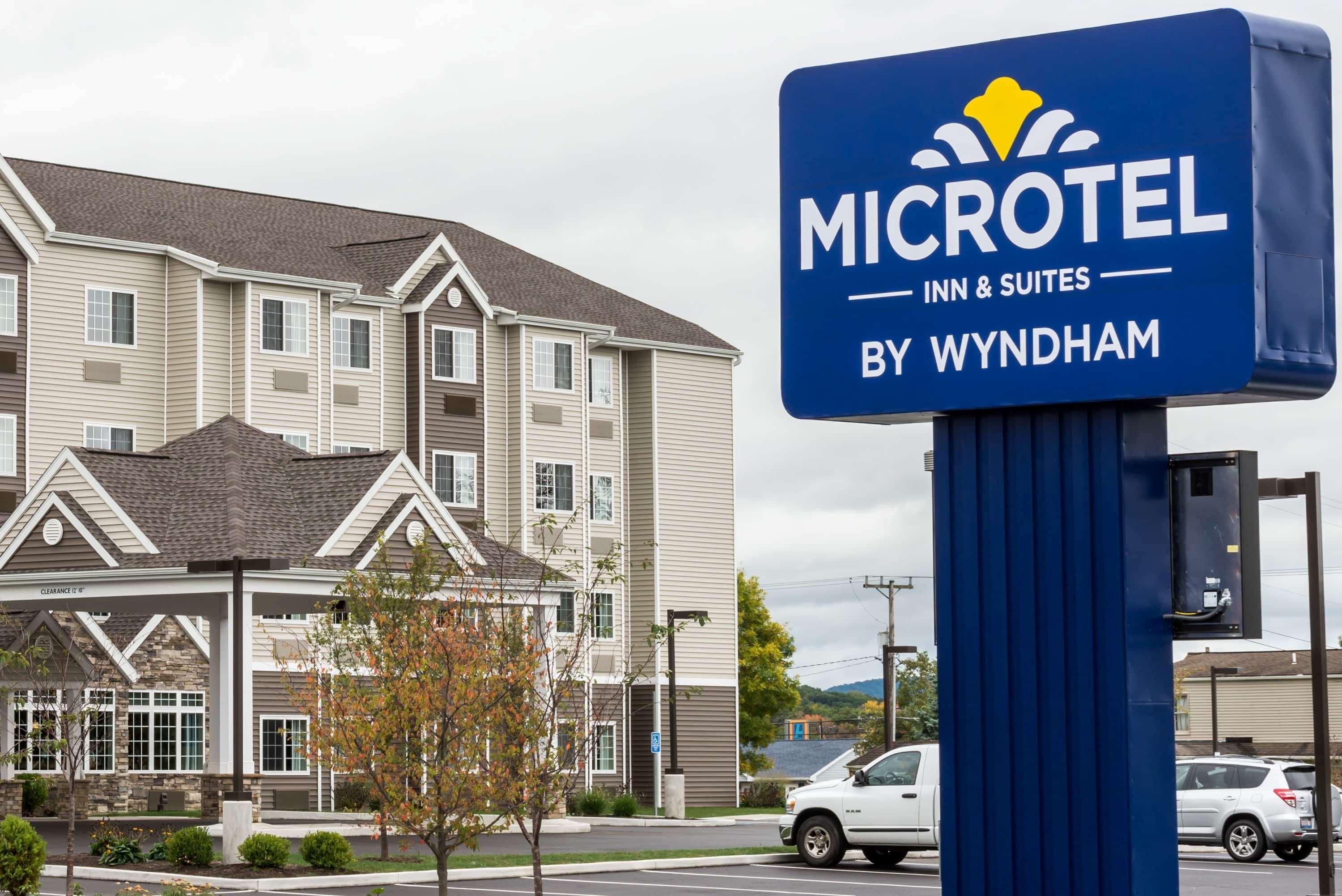 Microtel Inn & Suites By Wyndham Altoona Buitenkant foto